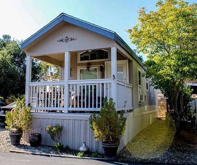 Champagne Lakes and RV Park, Space 98