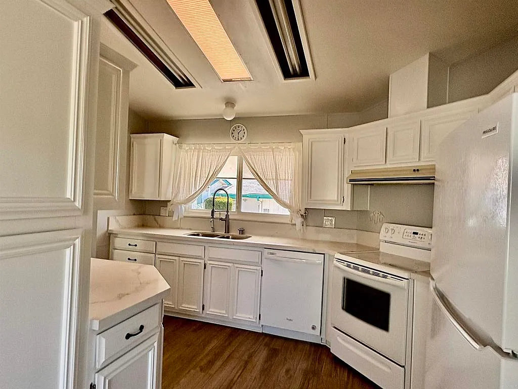 Vista Del Mar, Space 629