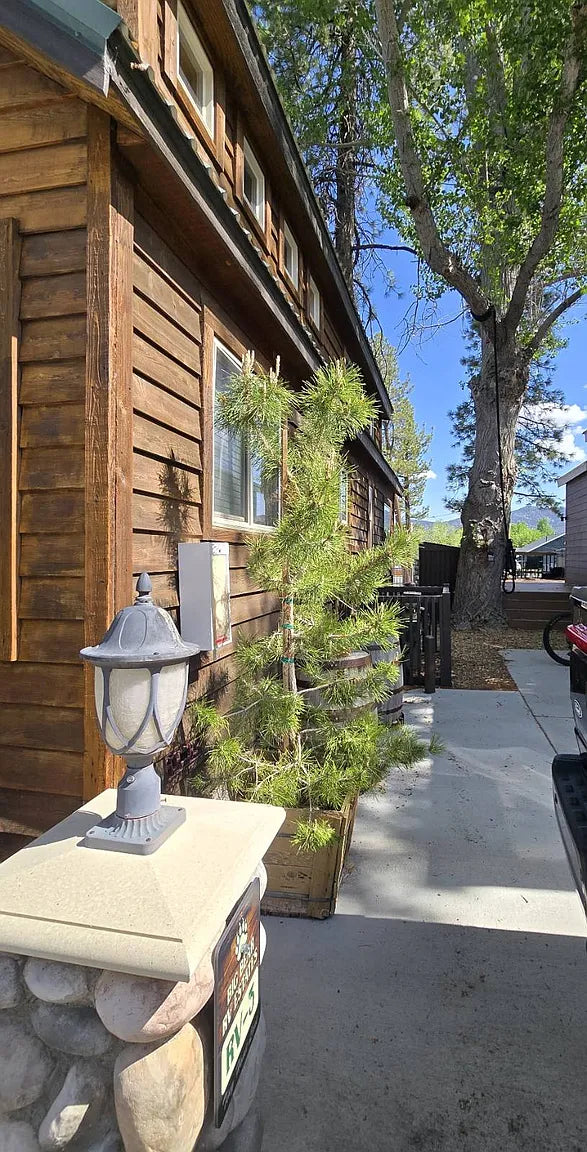 Big Bear Mobile Estates, Space RV2