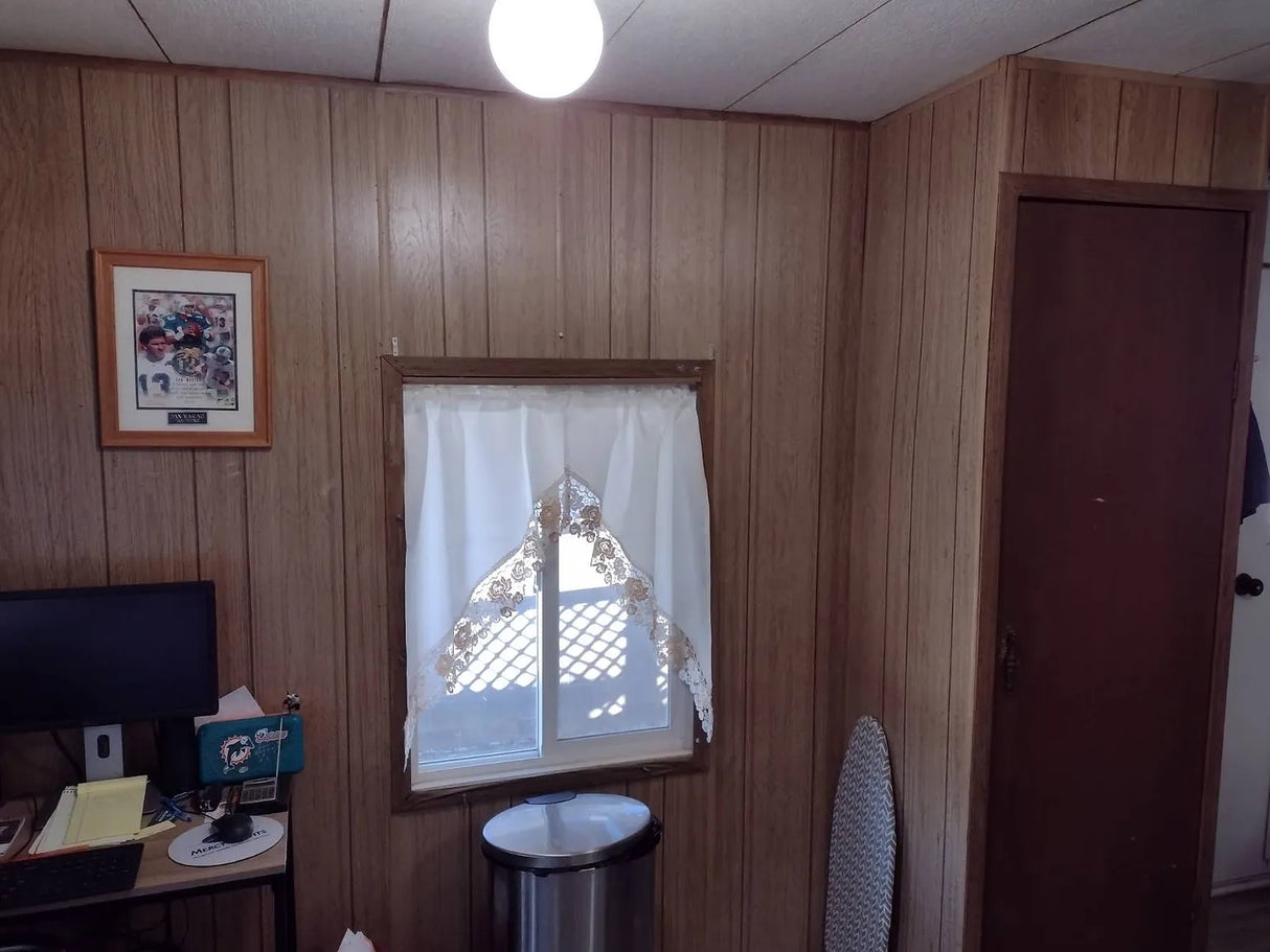 Oakridge Mobile Estates, Space 11