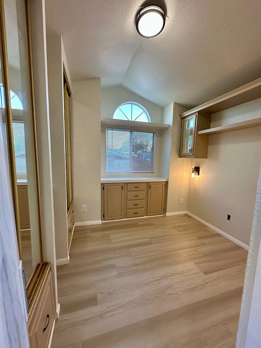 El Cajon Mobile Home Park, Space 25