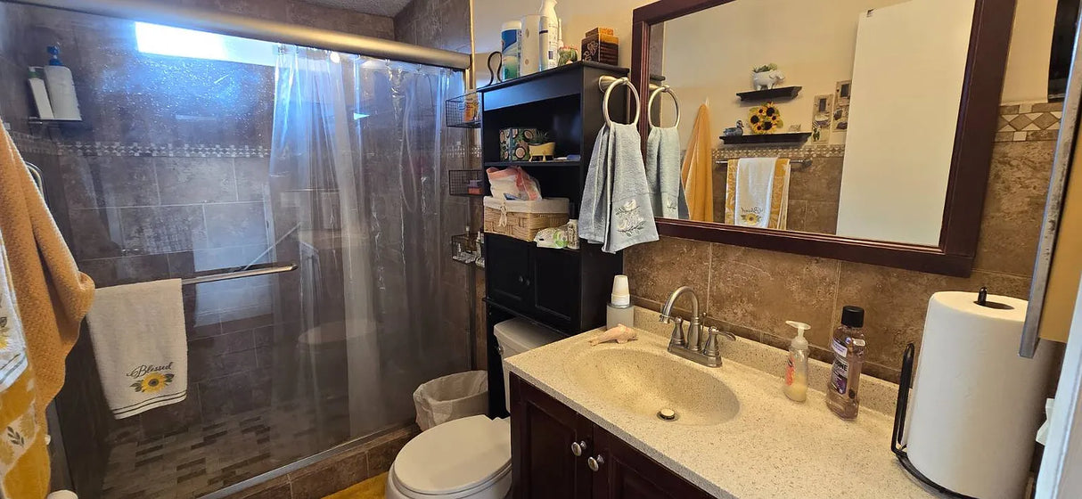 Pecan Park, Space 100