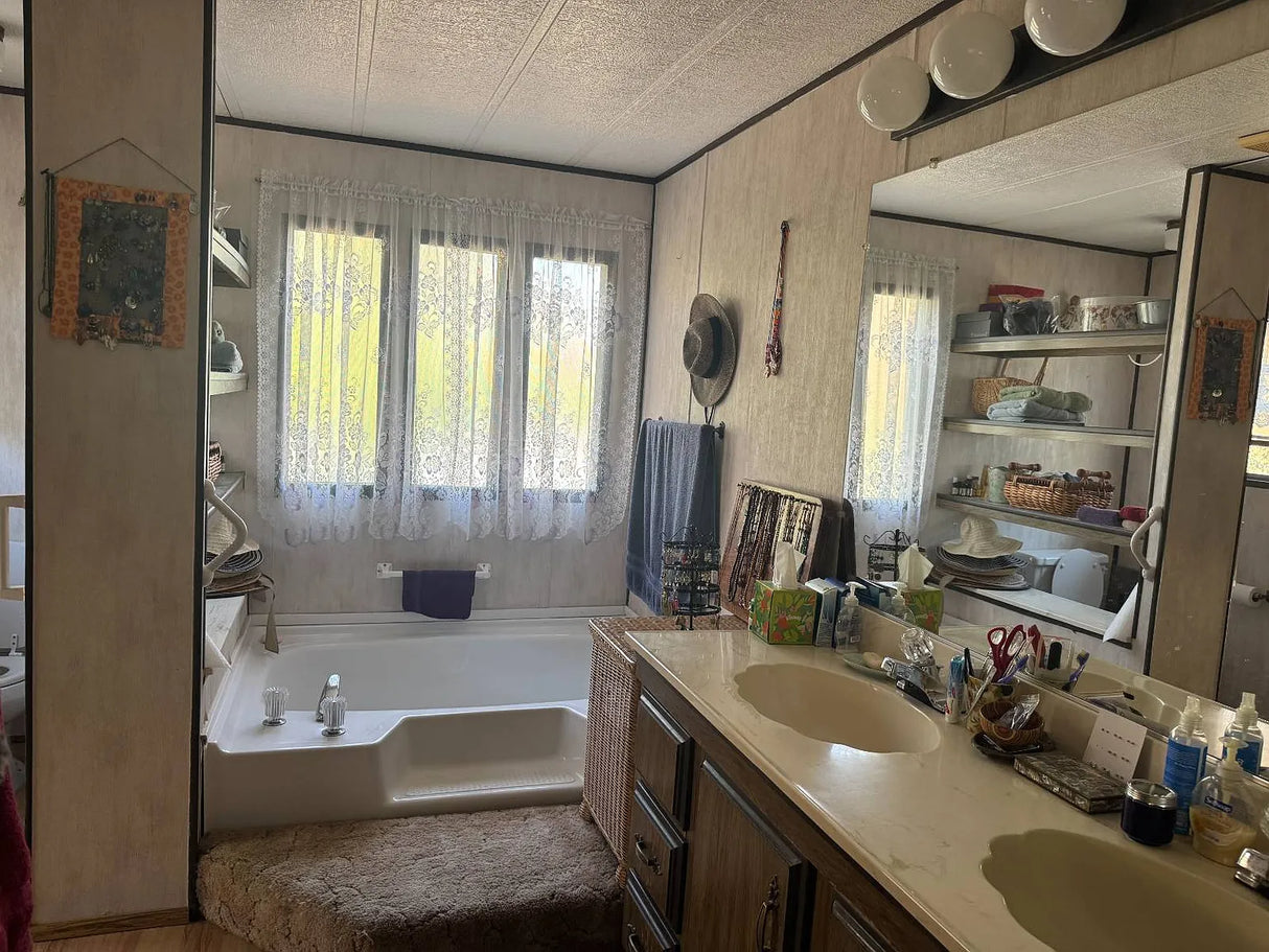 Oakridge Mobile Estates, Space 38