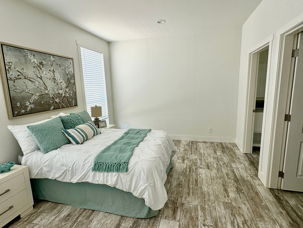 Pacific Chile SM 2- 2BD & 2BA 1,175 SQFT