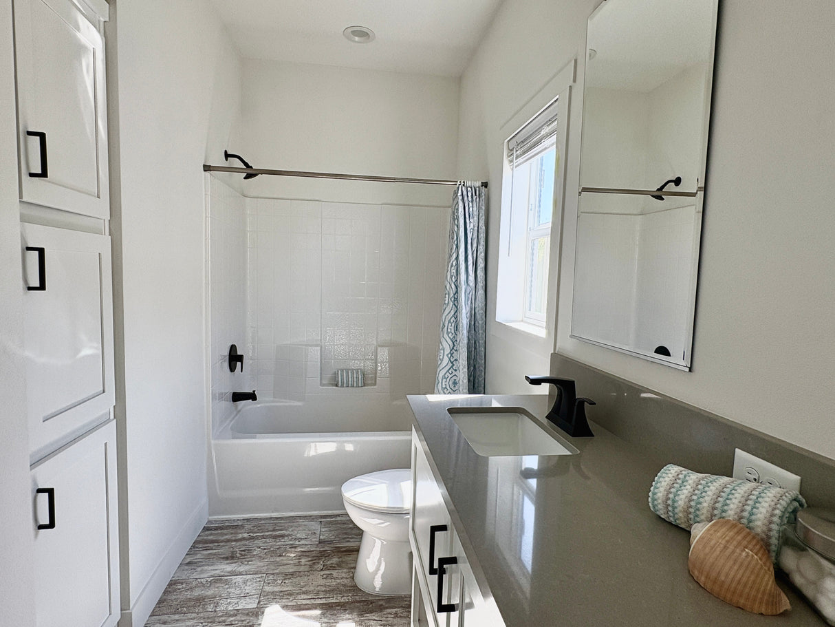 Pacific Chile SM 2- 2BD & 2BA 1,175 SQFT