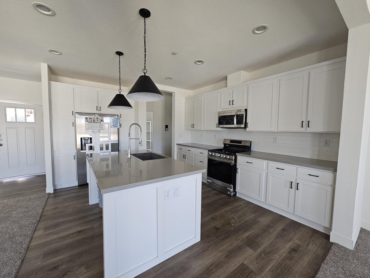 Pacific Grande BM14- 4BD & 2.5BA 2,455 SQFT