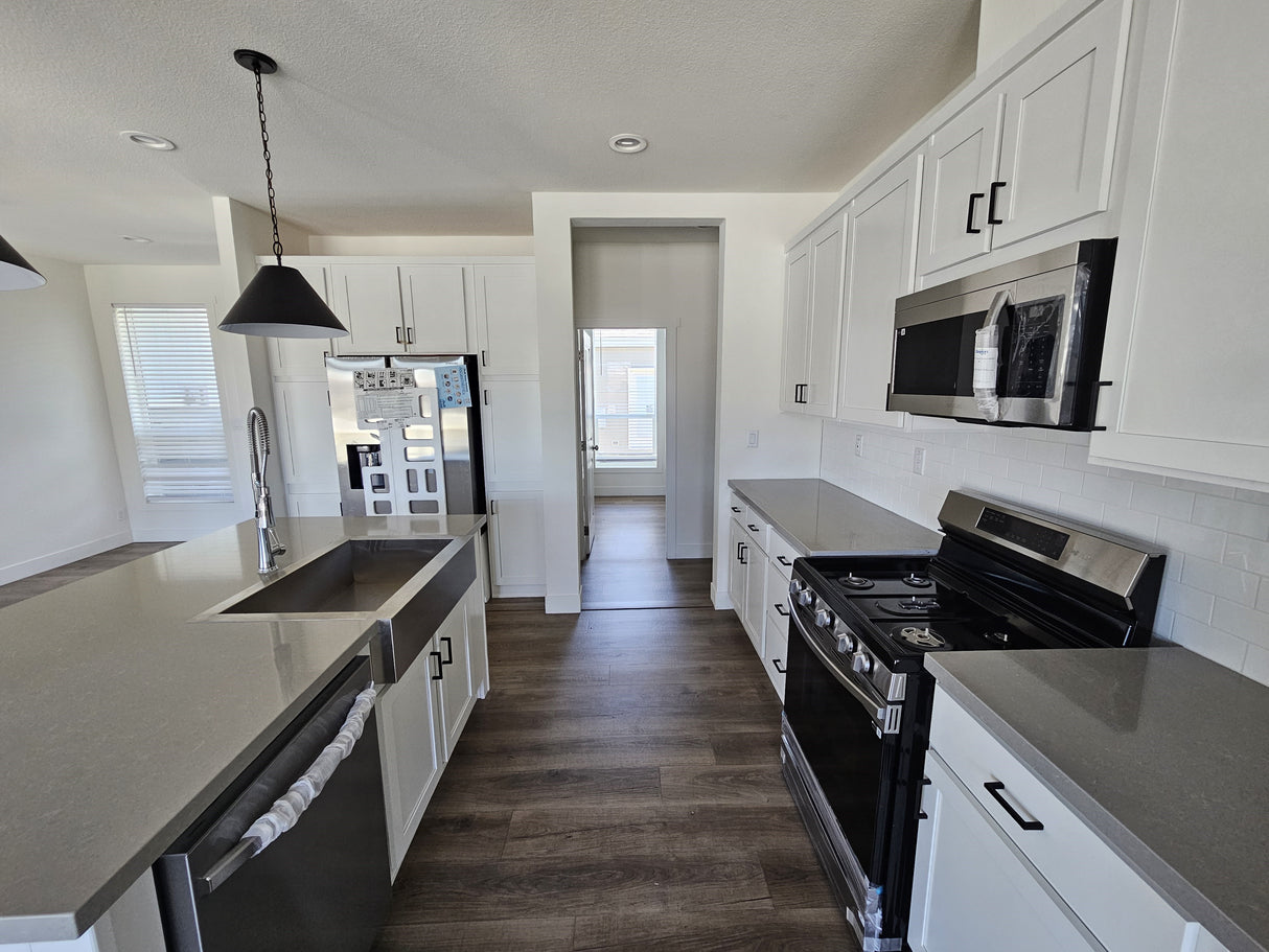 Pacific Grande BM14- 4BD & 2.5BA 2,455 SQFT