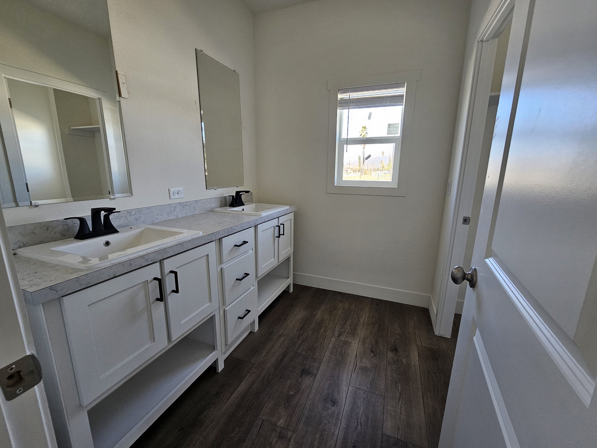 Pacific Grande BM14- 4BD & 2.5BA 2,455 SQFT