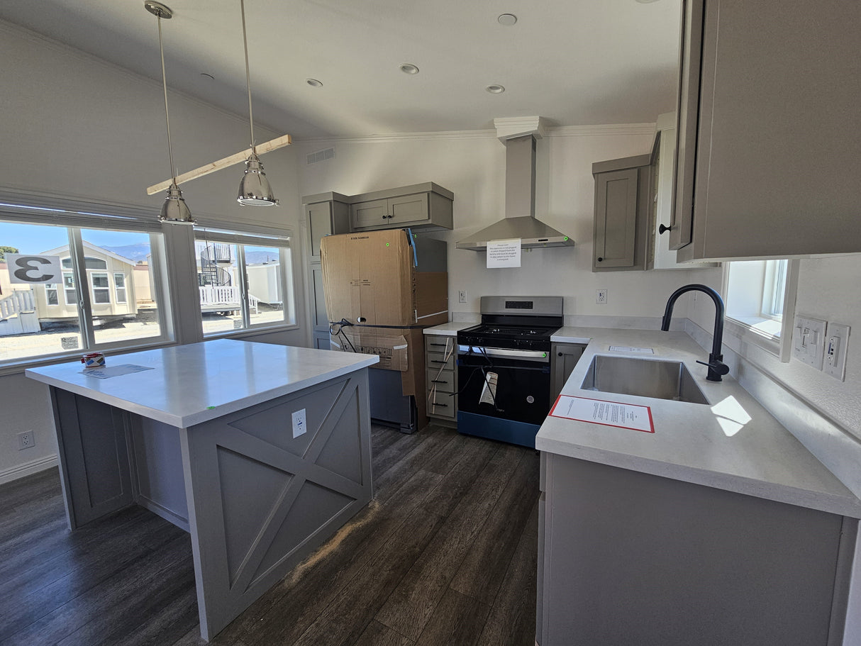 Pacific Summit BM3- 2BD & 2BA 816 SQFT