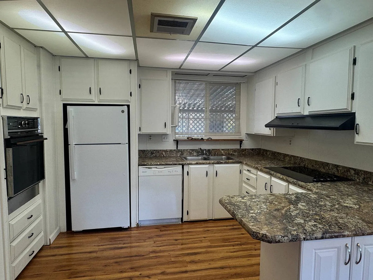 Oakridge Mobile Estates, Space 98