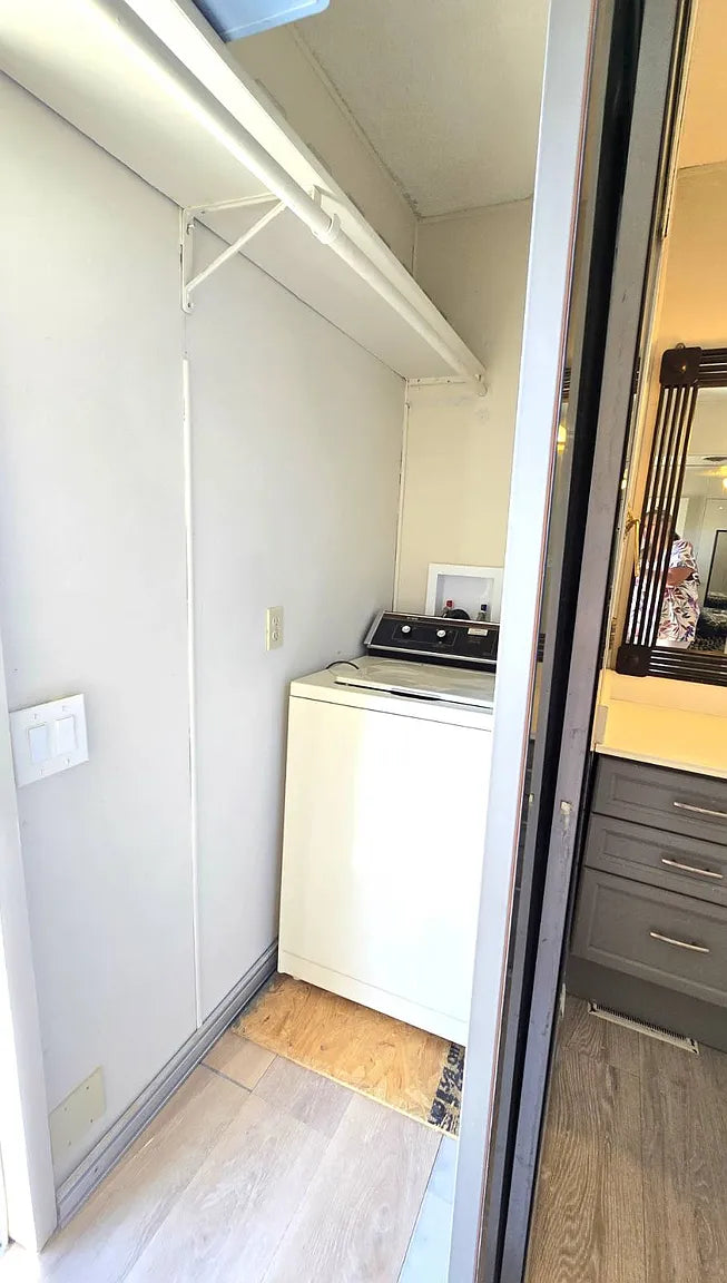 Palm Drive Court, Space D12