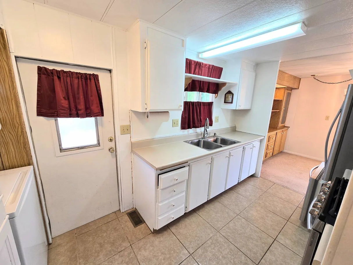 Pepperwood, Space 11