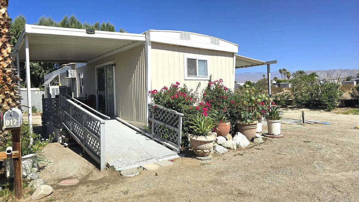 Palm Drive Court, Space D12