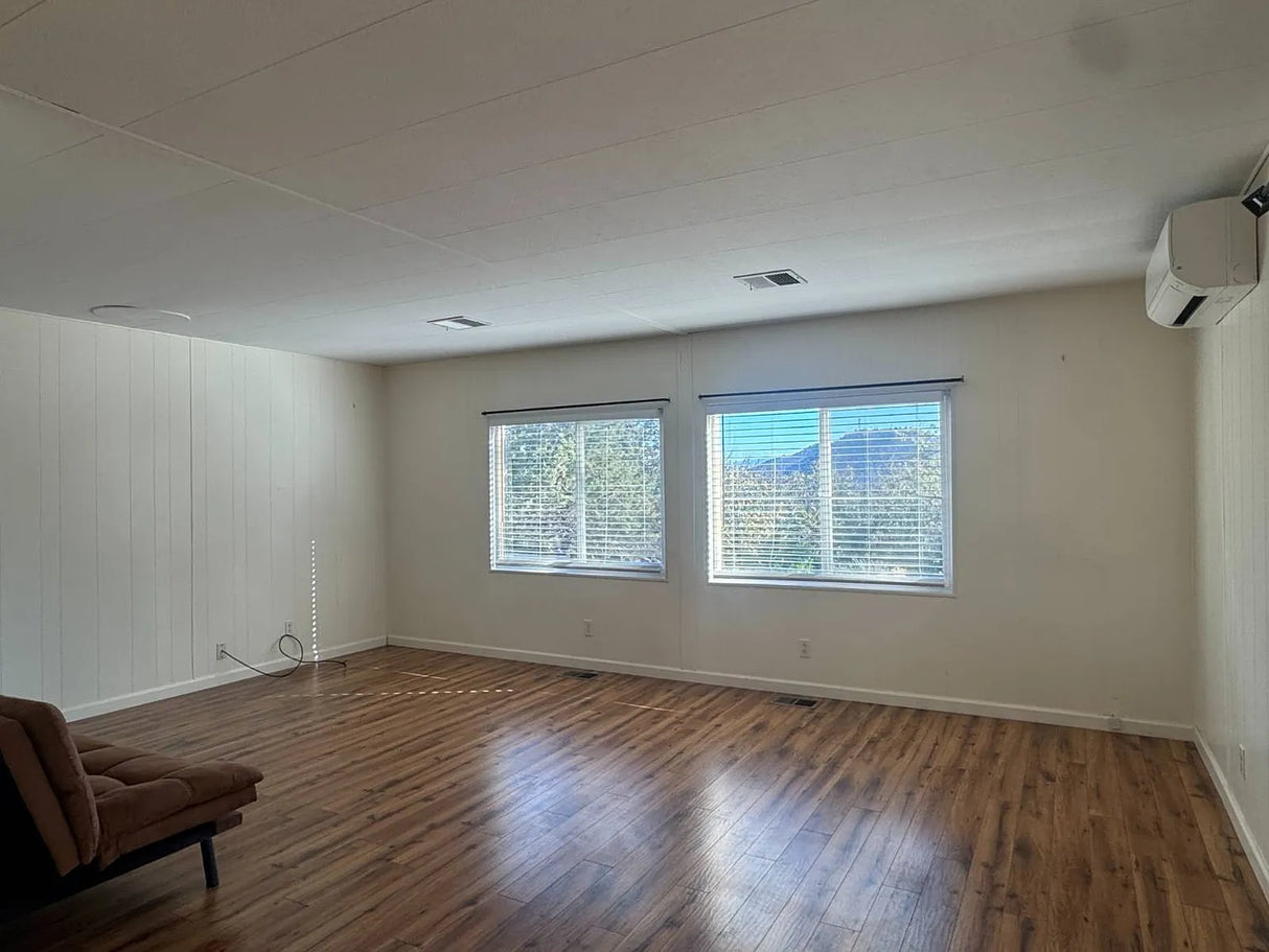 Oakridge Mobile Estates, Space 98