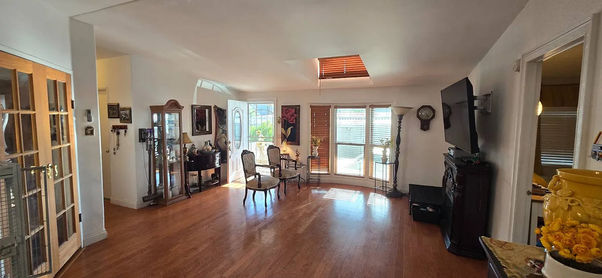 Pecan Park, Space 100