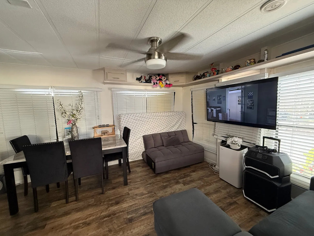 Oasis Hot Springs, Space 65