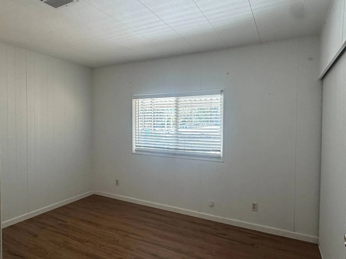 Oakridge Mobile Estates, Space 98