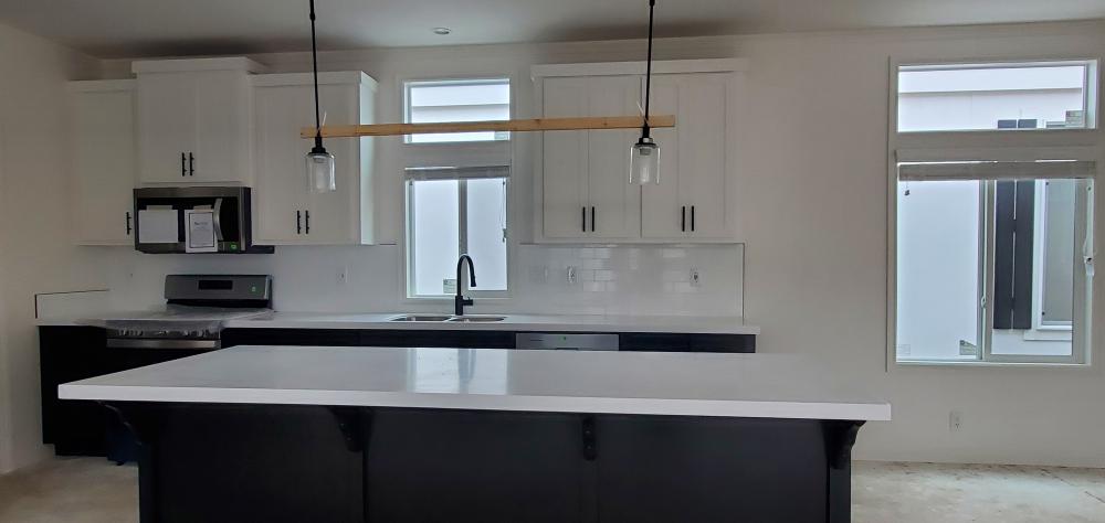 Pacific Ivy BM7- 4BD & 2BA 1,600 SQFT