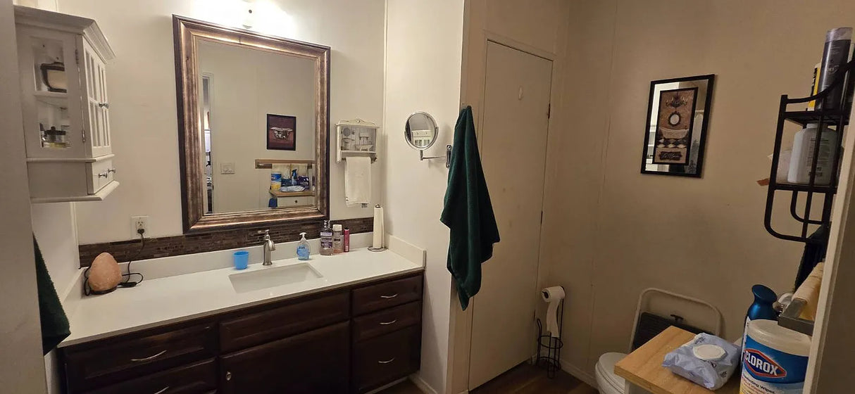 Pecan Park, Space 100