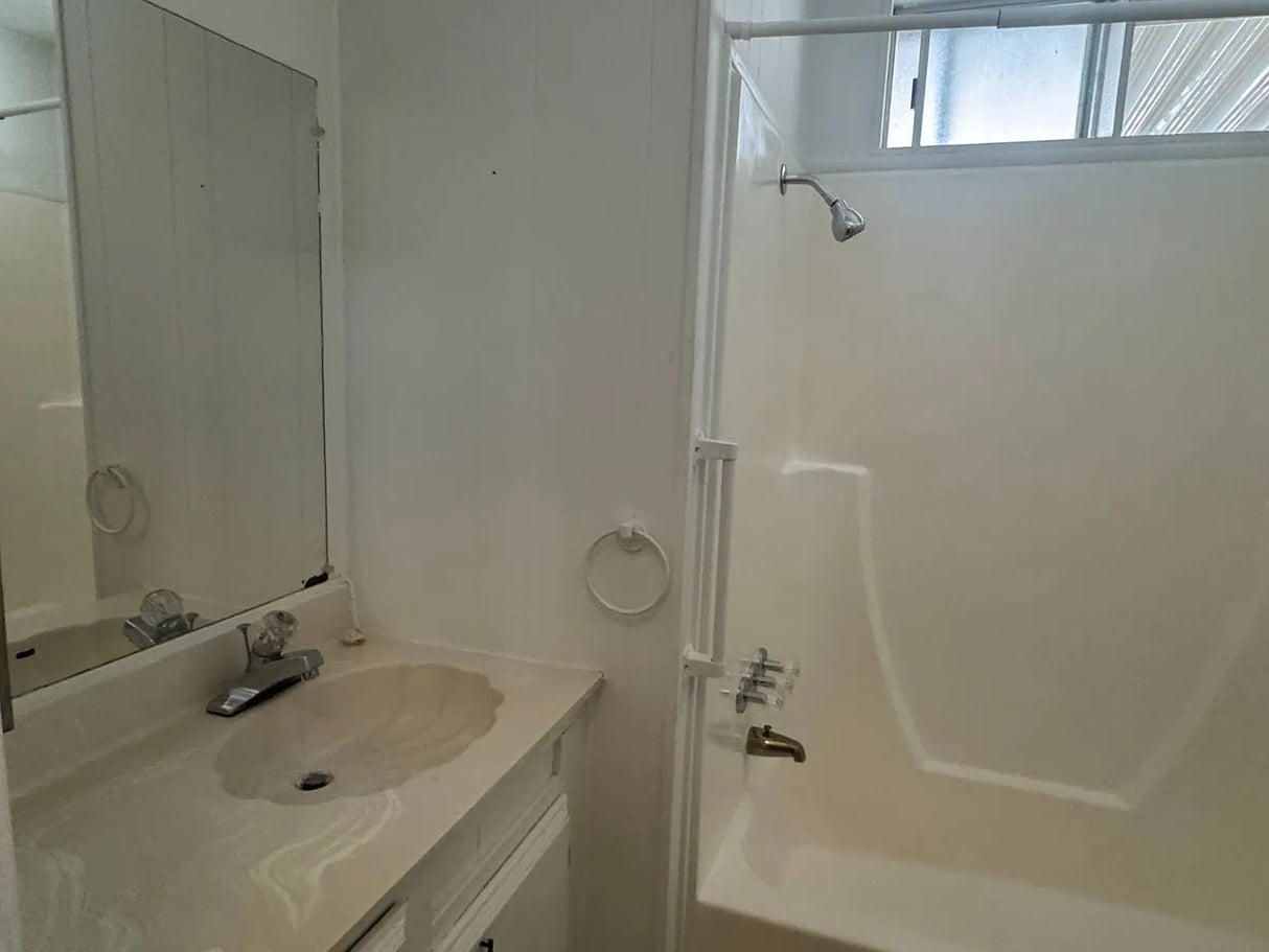 Oakridge Mobile Estates, Space 98