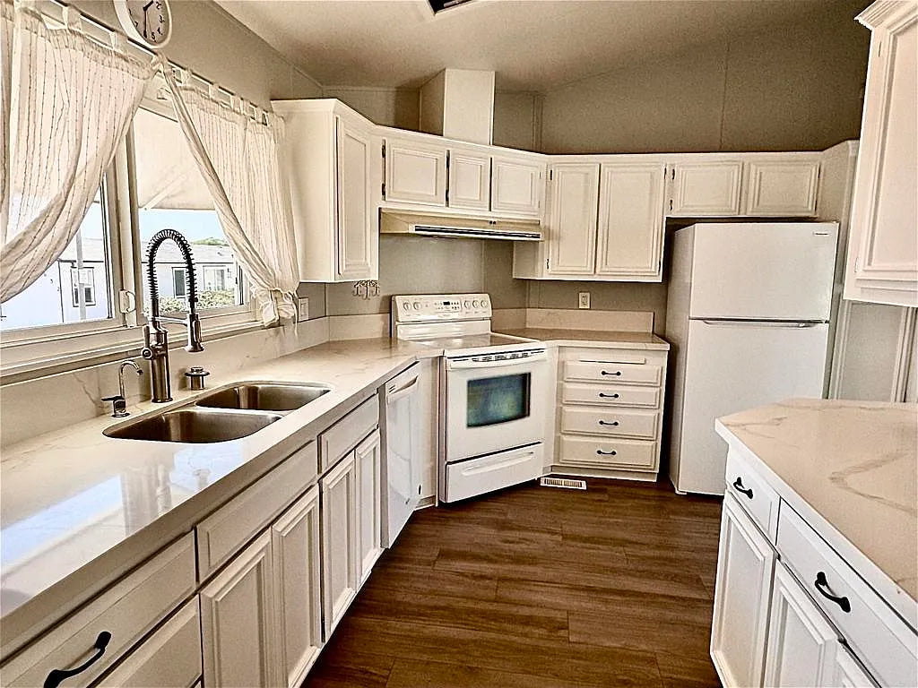 Vista Del Mar, Space 629