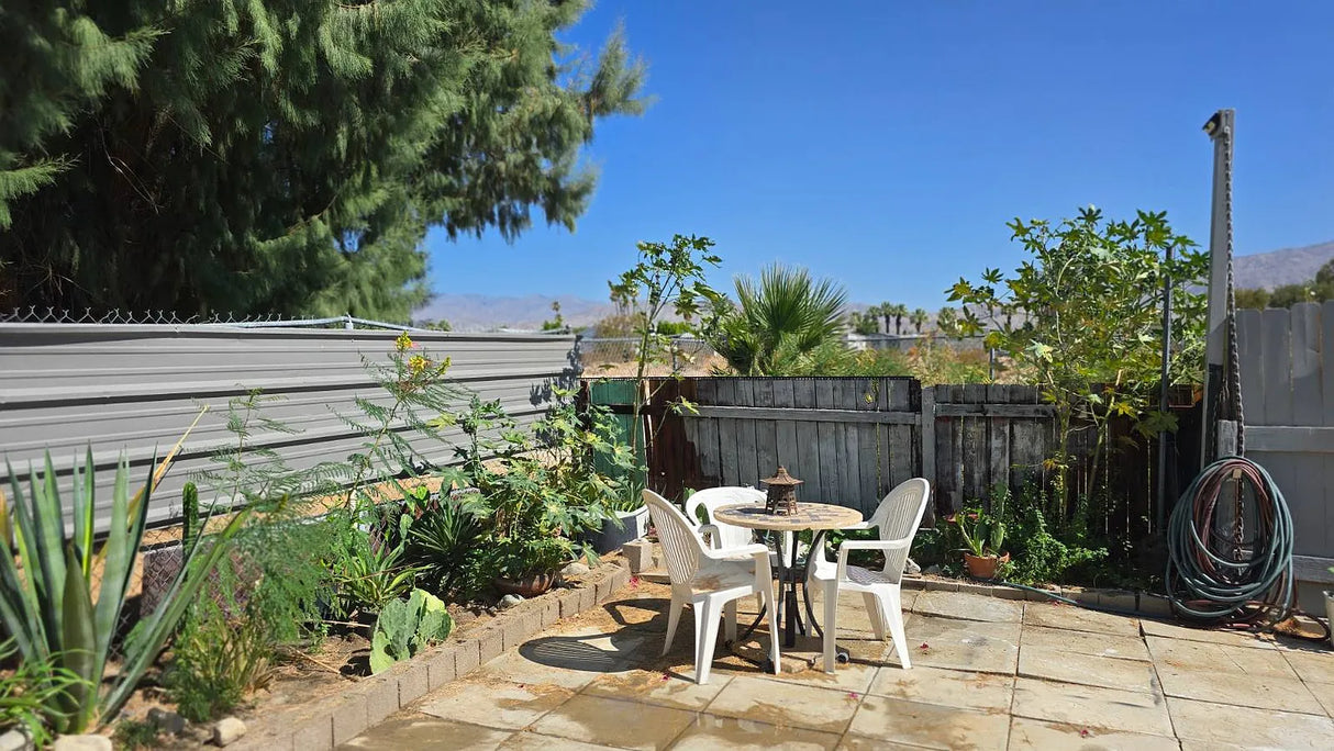 Palm Drive Court, Space D12