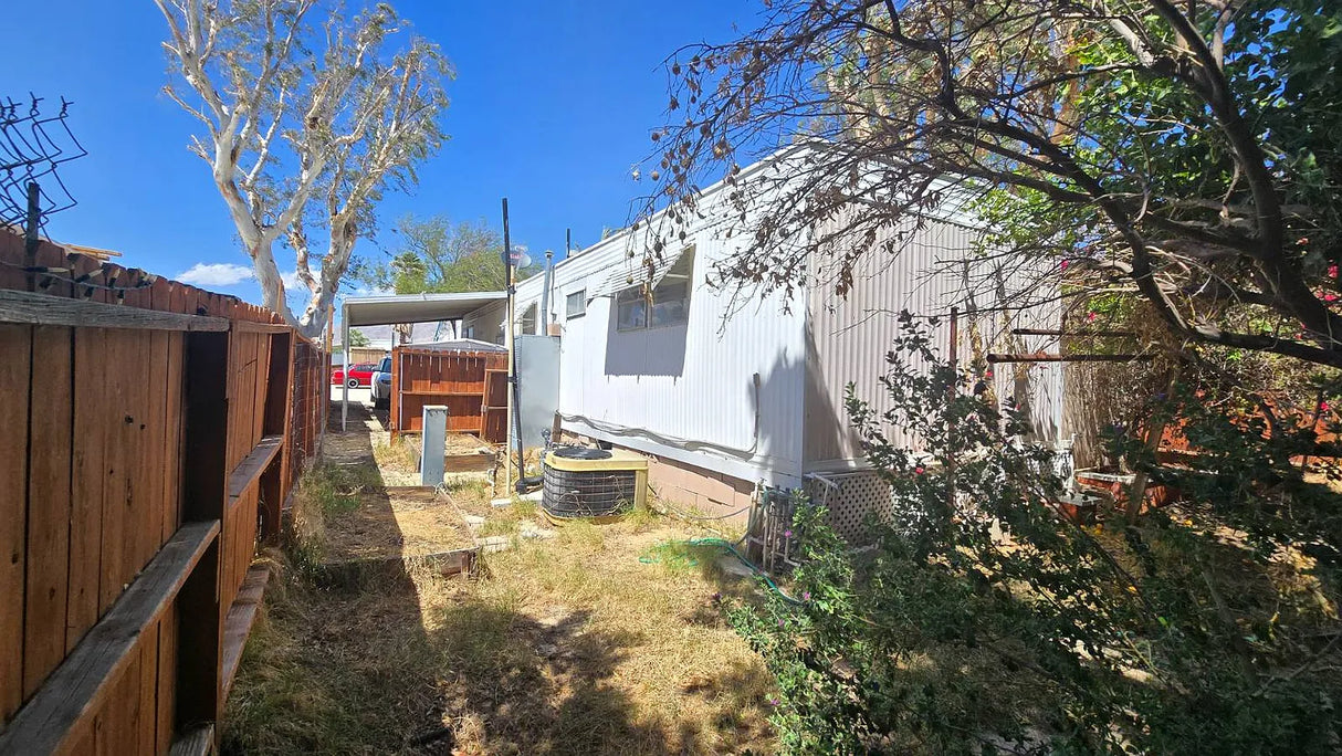 Palm Drive Court, Space D2