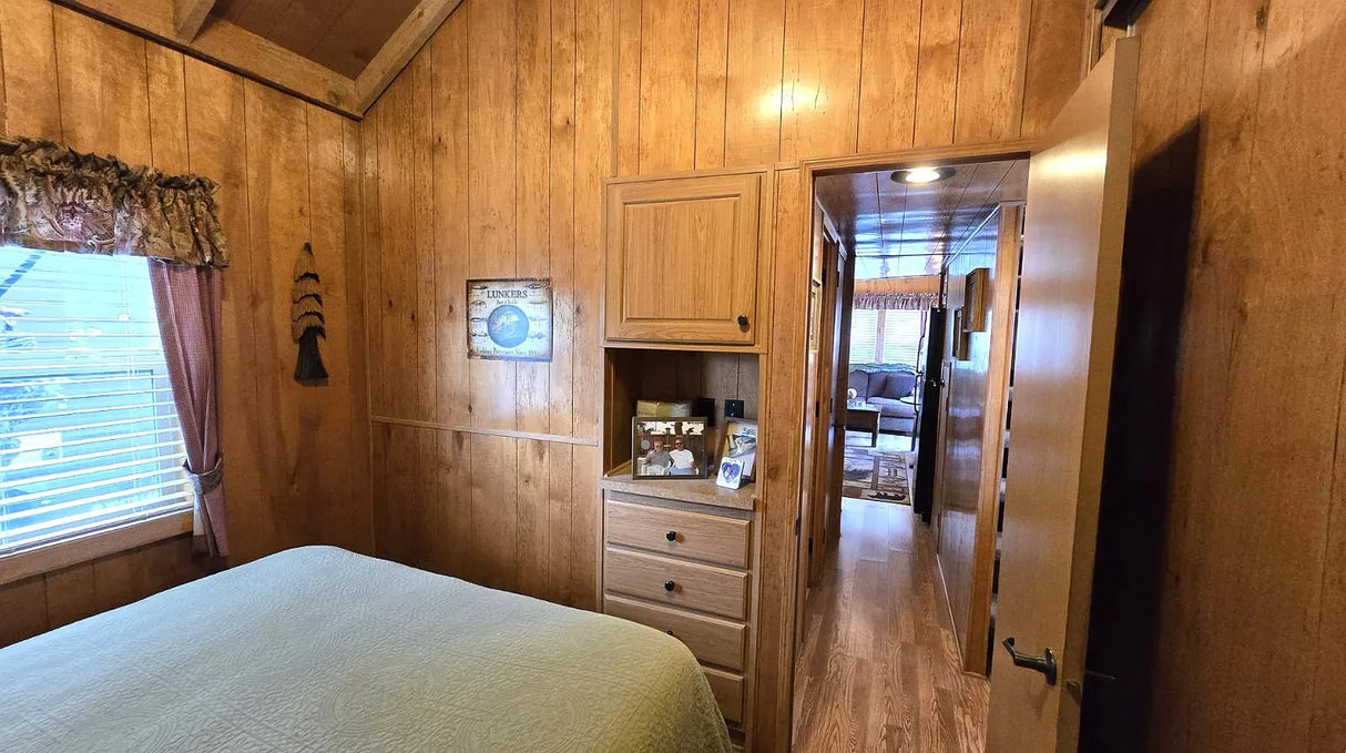 Big Bear Mobile Estates, Space RV2
