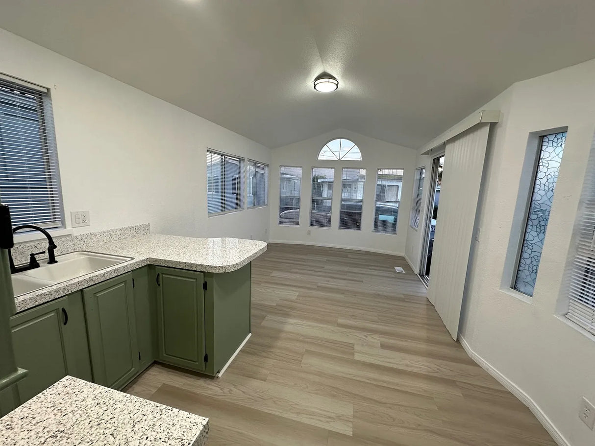 El Cajon Mobile Home Park, Space 25