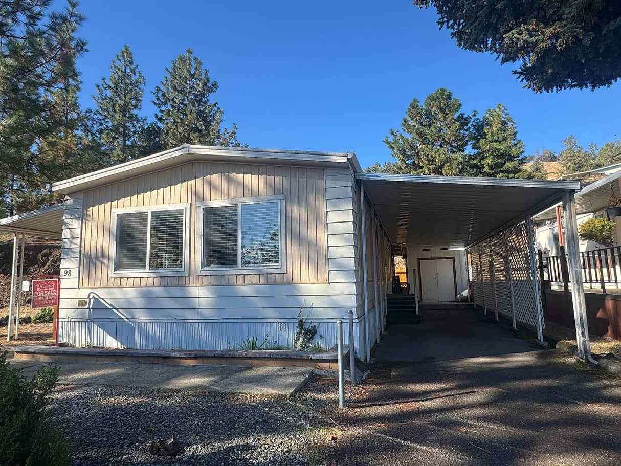 Oakridge Mobile Estates, Space 98