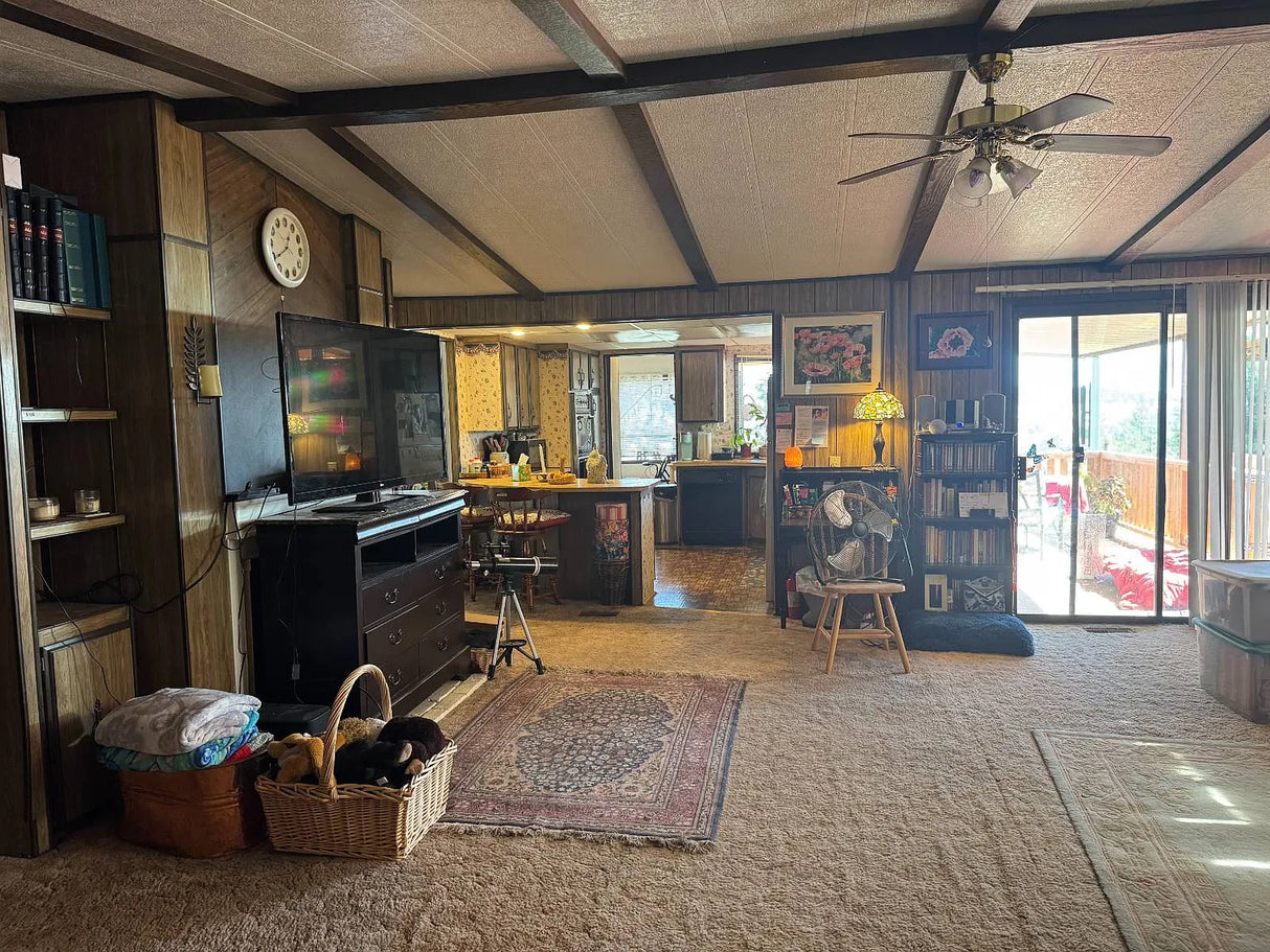 Oakridge Mobile Estates, Space 38