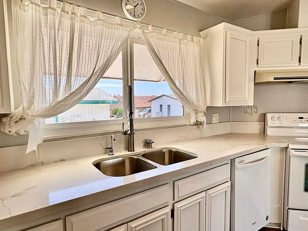 Vista Del Mar, Space 629