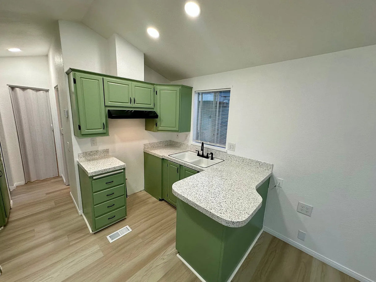 El Cajon Mobile Home Park, Space 25