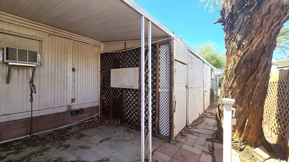 Palm Drive Court, Space D2