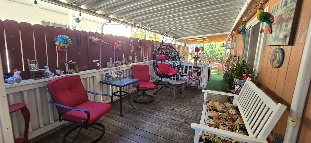 Pecan Park, Space 100