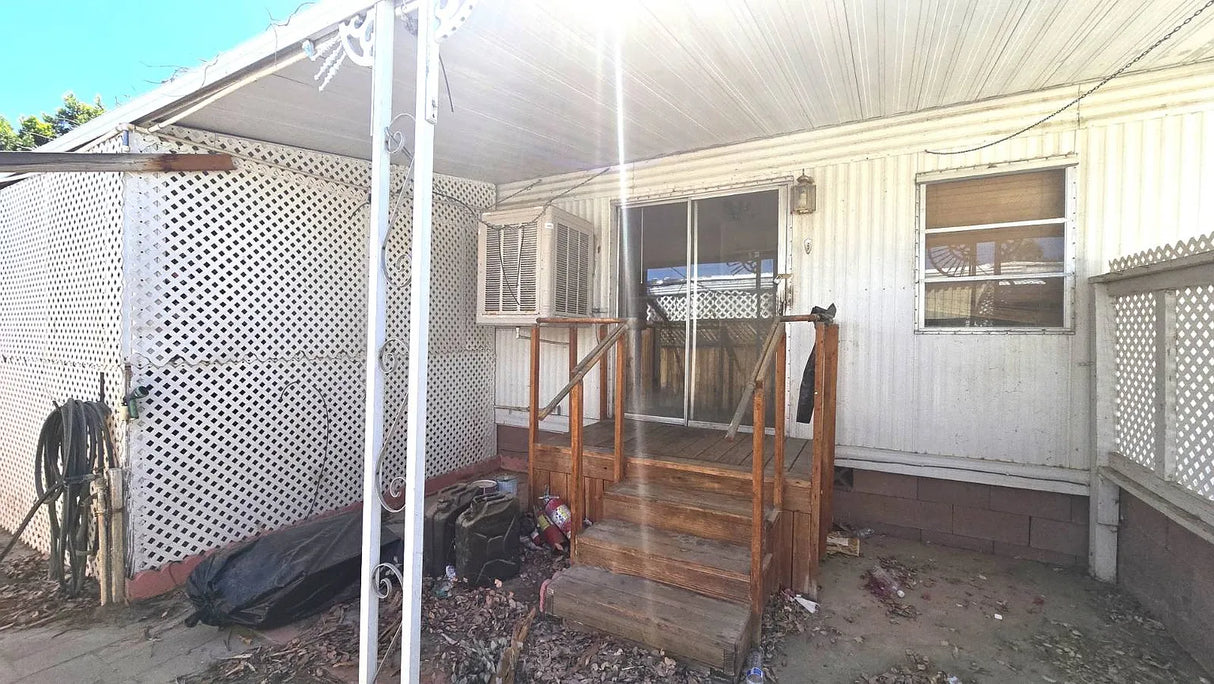 Palm Drive Court, Space D2