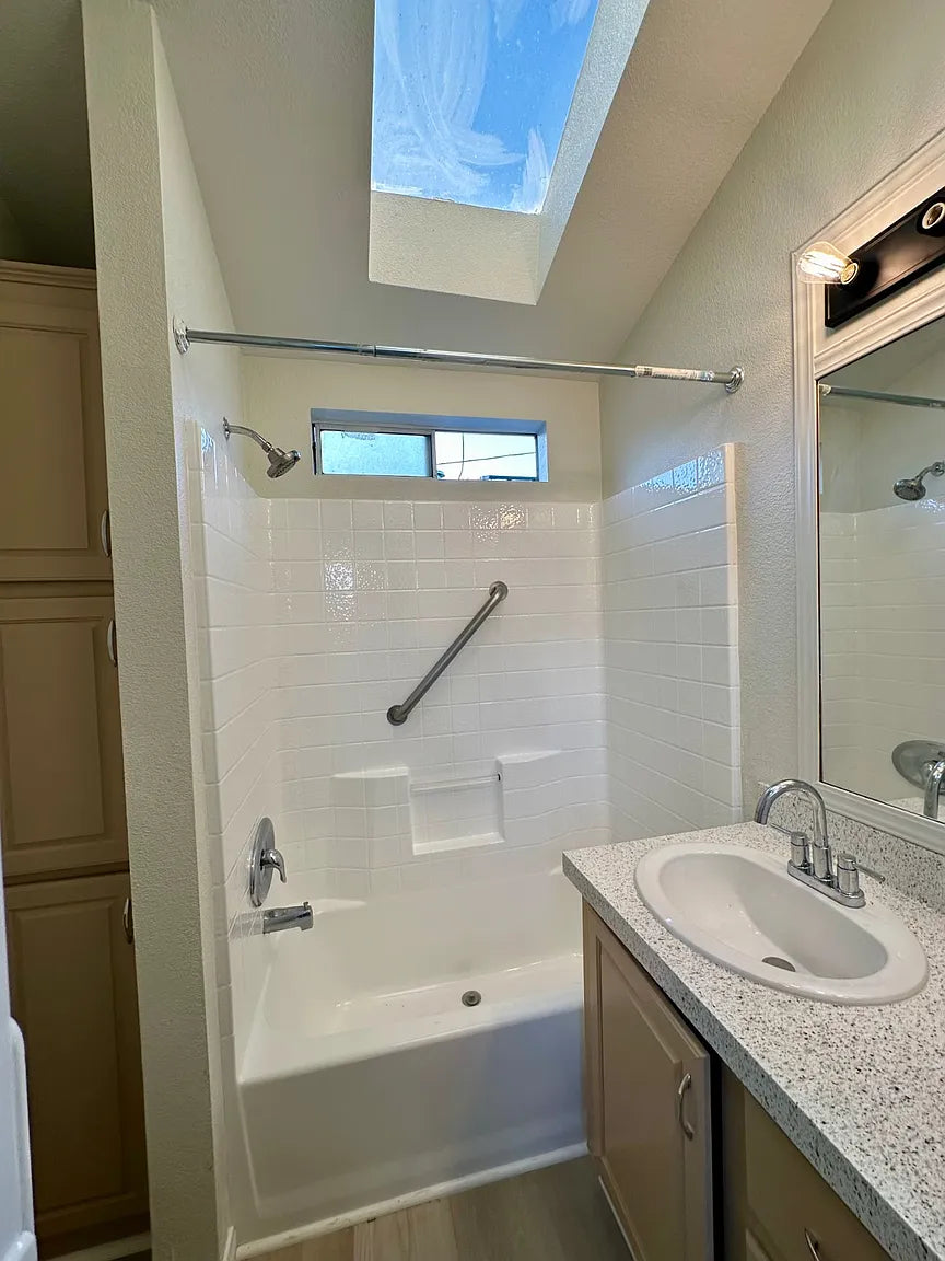 El Cajon Mobile Home Park, Space 25