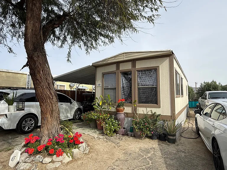 Oasis Hot Springs, Space 65