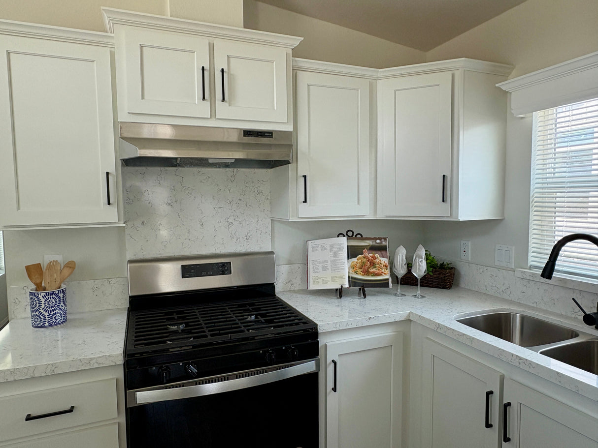 Pacific Chalet ADU SM8A- 1BD & 1BA - 398sqft