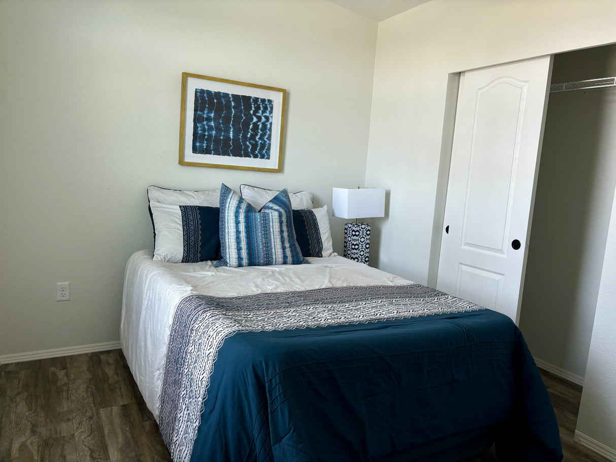 Pacific Chalet ADU SM8A- 1BD & 1BA - 398sqft