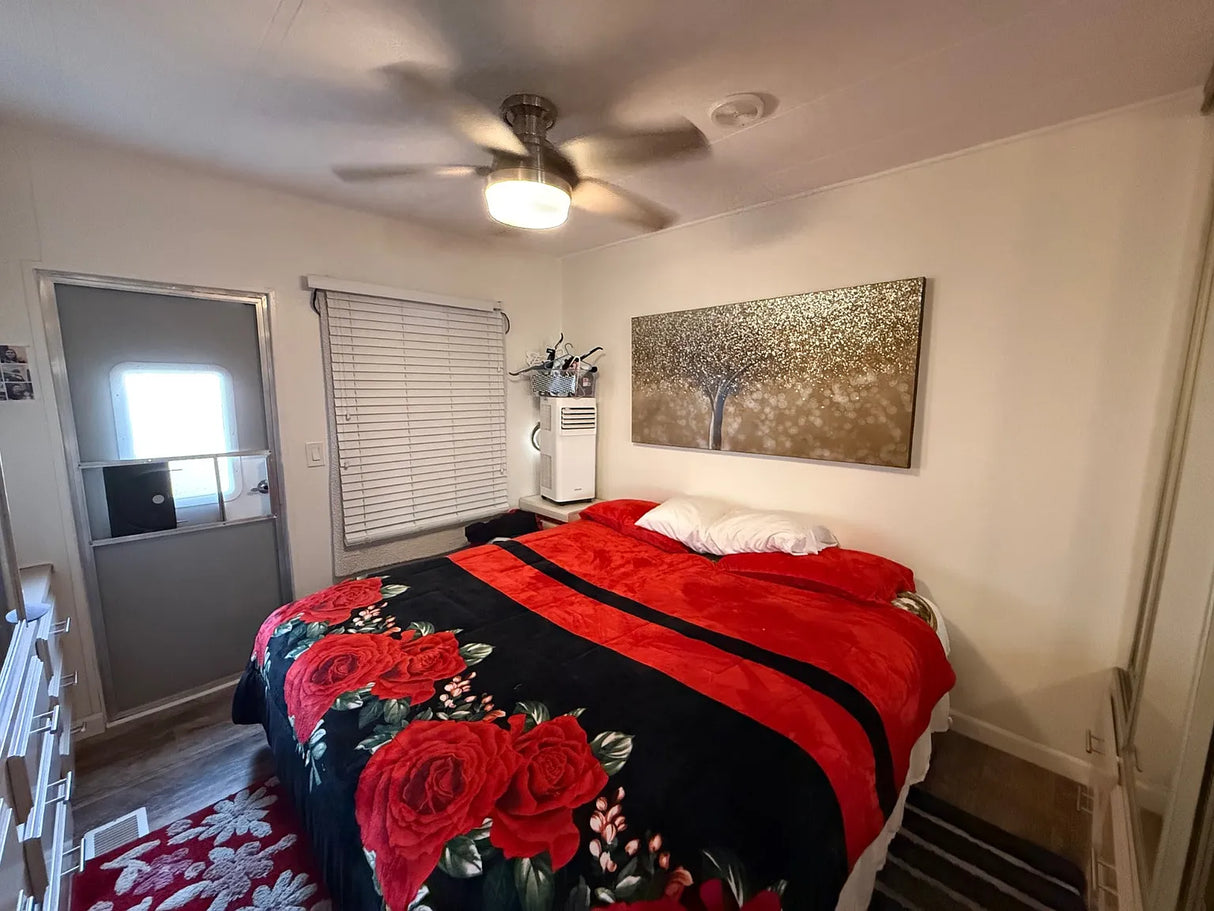 Oasis Hot Springs, Space 65