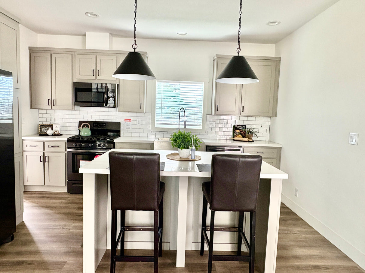 Pacific New Age SM9- 3BD & 2BA 1,188 SQFT