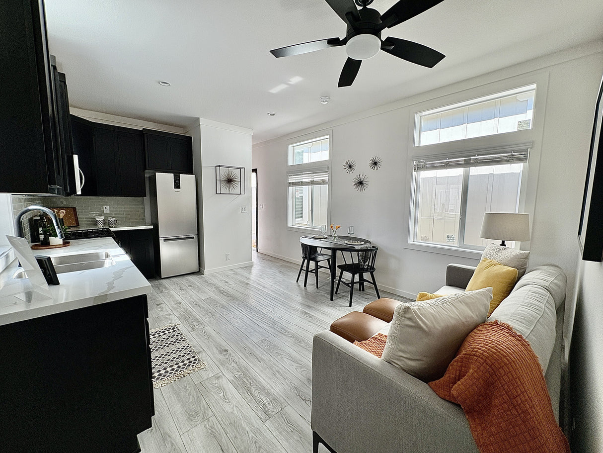 Pacific Bright Star Model 4 CR4- 2BD & 2BA 750 SQFT