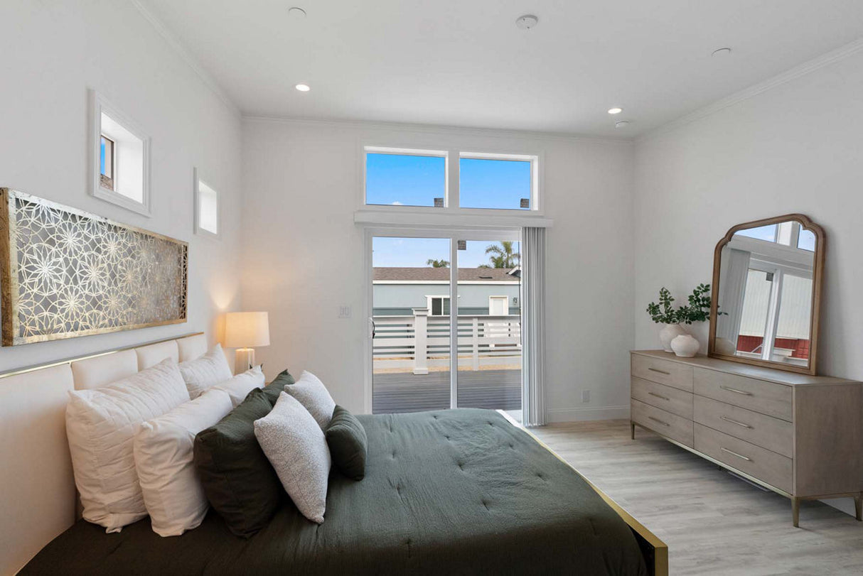 Pacific Freedom Model 2 CR2- 3BD & 2BA 1,041 SQFT