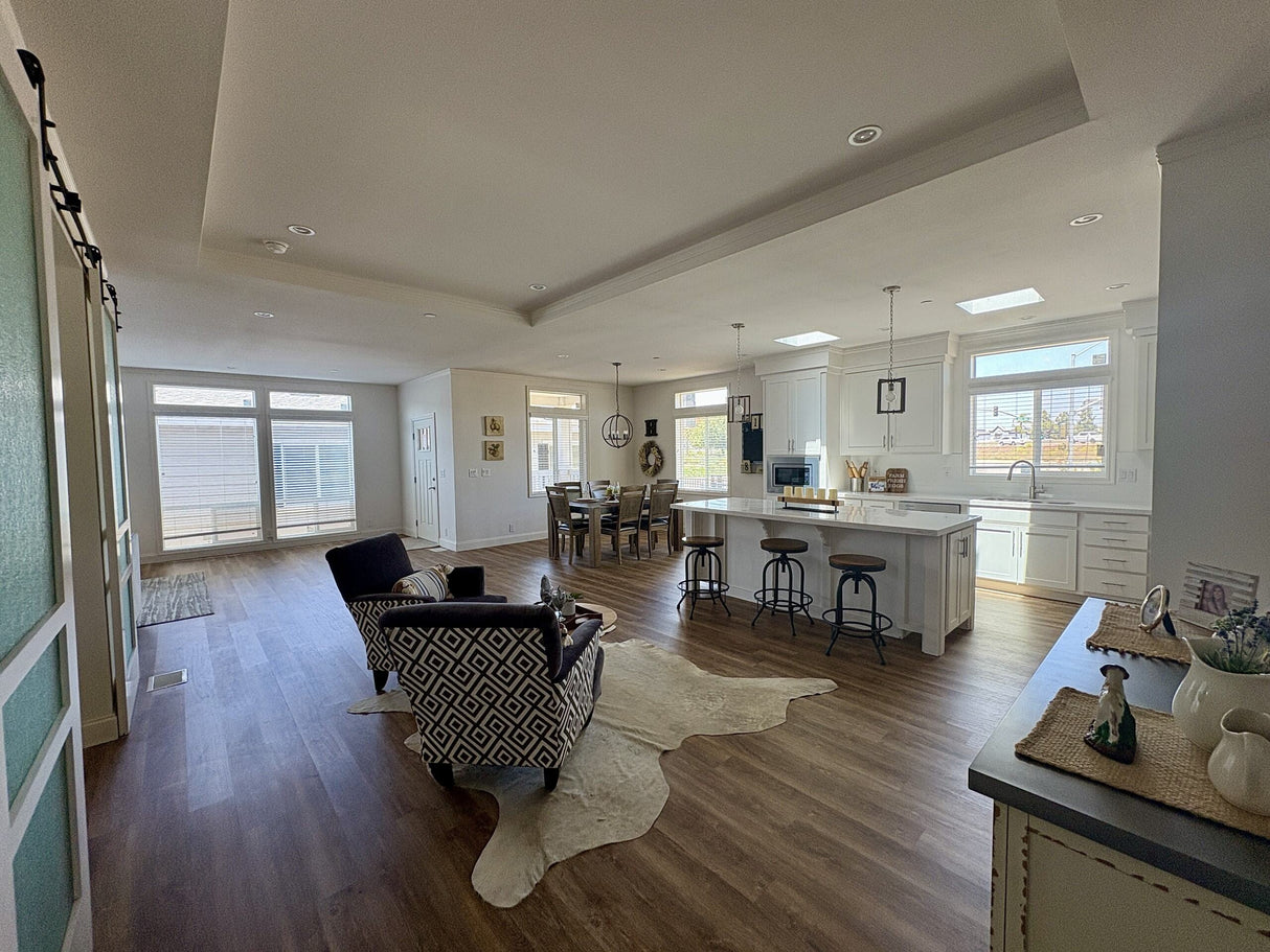 Pacific Trio SM6- 3BD & 2BA 2,130 SQFT