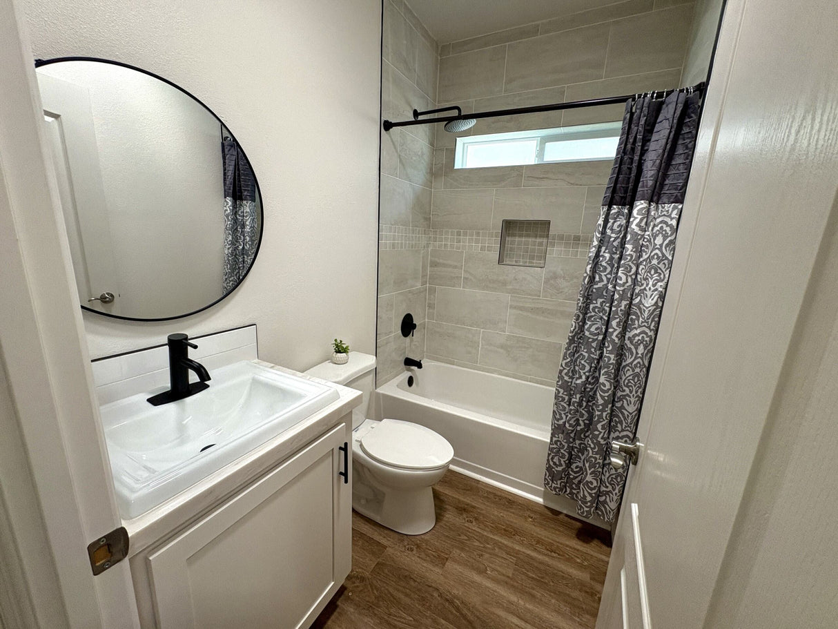 Pacific Trio SM6- 3BD & 2BA 2,130 SQFT