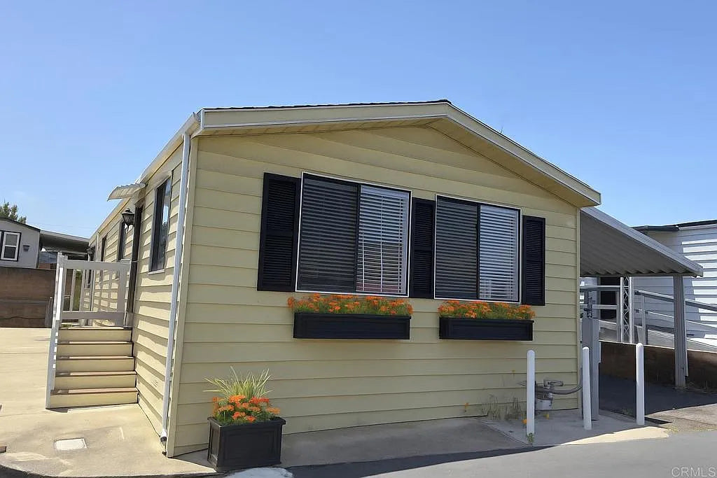 San Luis Rey, 41 Hummingbird