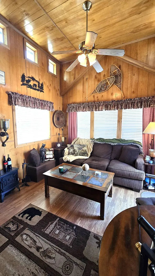 Big Bear Mobile Estates, Space RV2