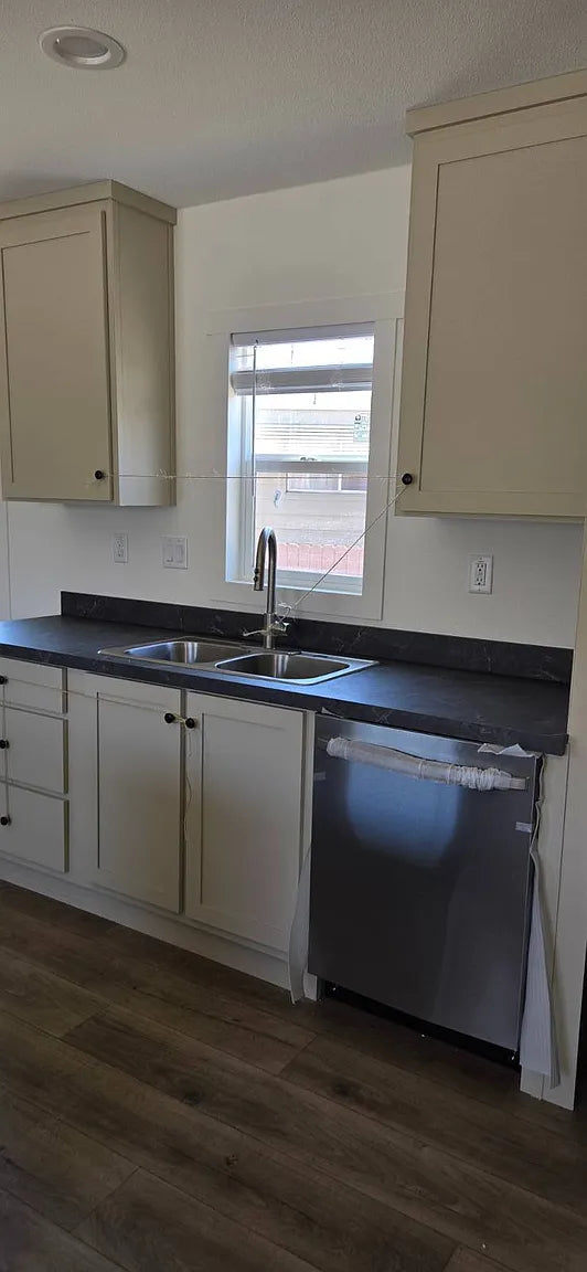 Terrace View, Space 117