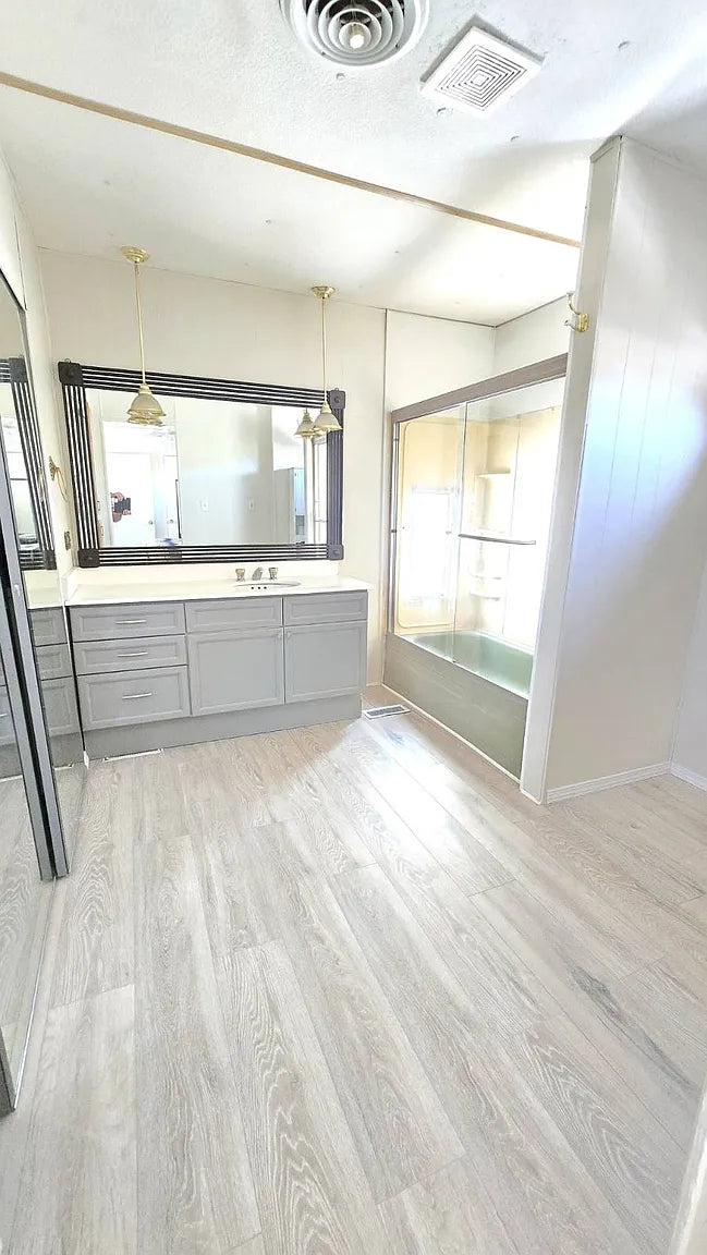 Palm Drive Court, Space D12